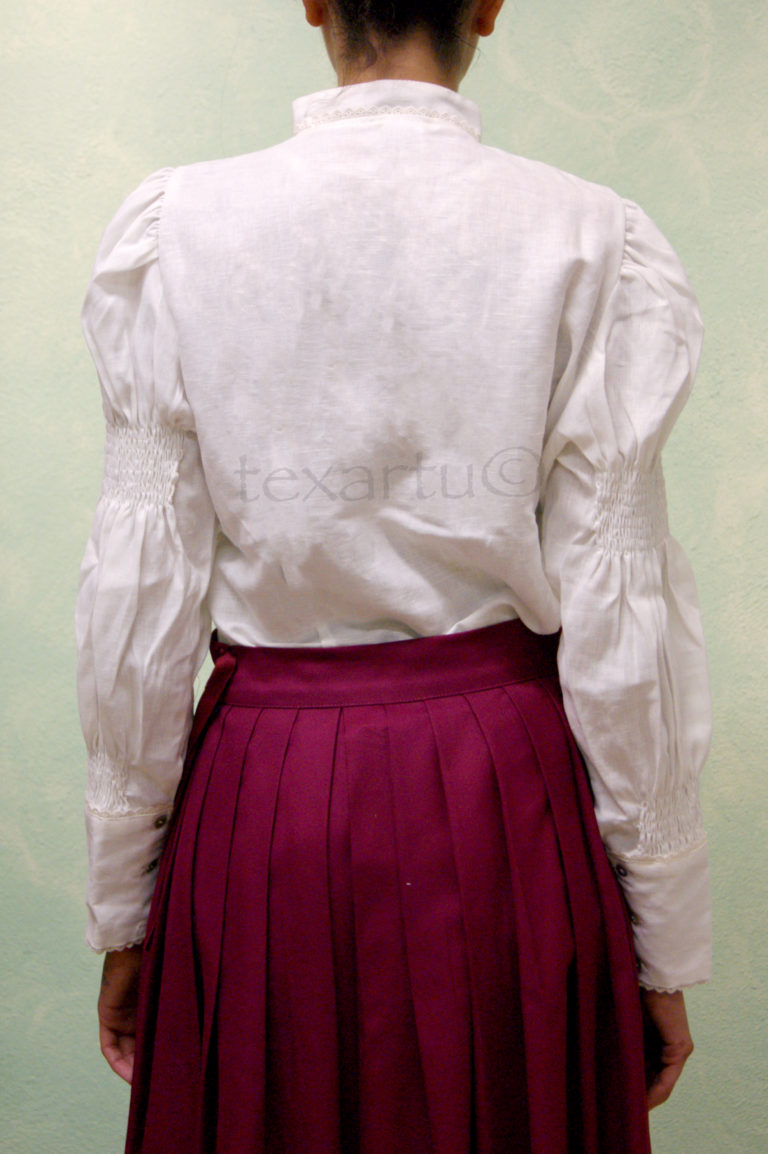 Blusa modelo Santa Cecilia