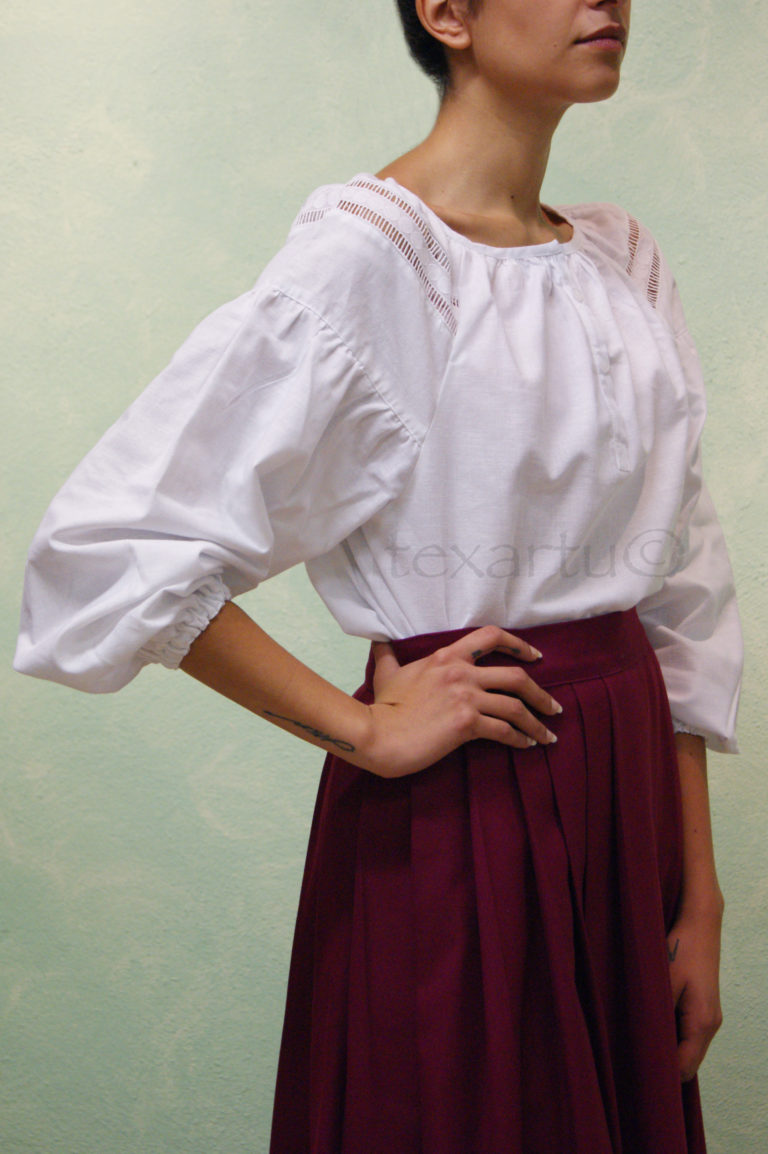 Blusa modelo Betoño