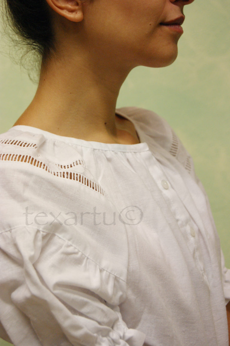 Blusa modelo Betoño