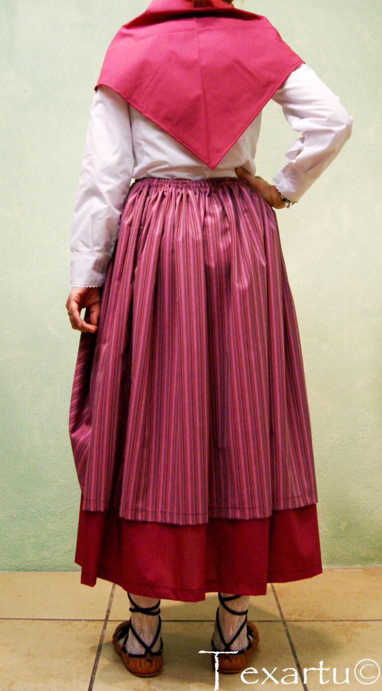 conjunto traje casera falda sobrefalda rosa